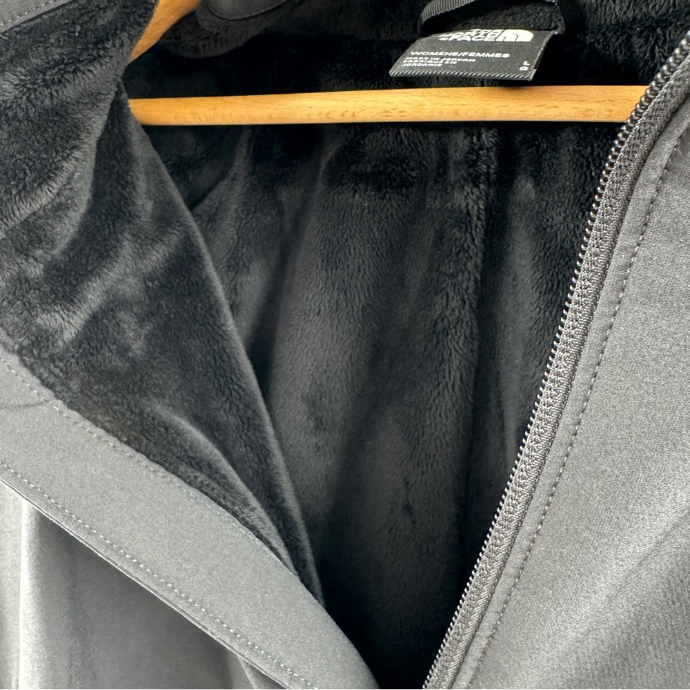 The North Face Black Softshell Jacket Women’s Large (Fits Like Medium) - Picture 9 of 9